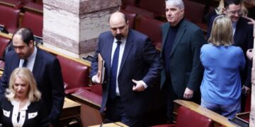 Ο Χρήστος Τριαντόπουλος παραπέμπεται στο Δικαστικό Συμβούλιο με 190 «ναι»