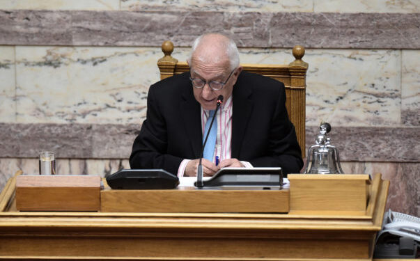 Κακλαμάνης: Ανακοίνωσε την αποσφράγιση της δικογραφίας για τα Τέμπη