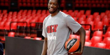 Ολυμπιακός: «Τέλος» ο Νέιθαν Μενσά