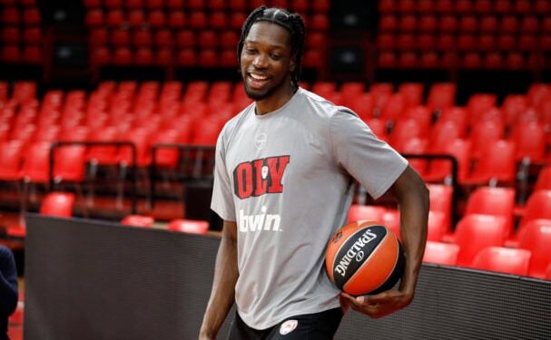 Ολυμπιακός: «Τέλος» ο Νέιθαν Μενσά