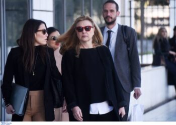 Δίκη Φιλιππίδη: «Με βαφτίζουν υποταγμένη επειδή τον στηρίζω