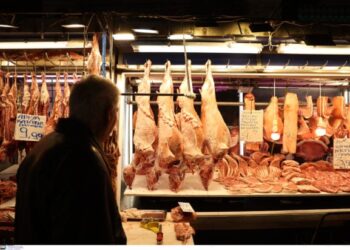 Πάσχα 2025: Αυξημένες οι τιμές στα αμνοερίφια, μειωμένες στα καύσιμα