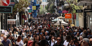 Τι ώρα κλείνουν μαγαζιά και σούπερ μάρκετ την Μεγάλη Τετάρτη