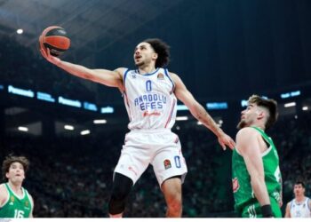 Αναντολού Εφές 76-79: «Break» στο ΟΑΚΑ με τιμωρό… Λάρκιν