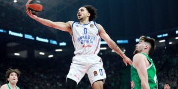 Αναντολού Εφές 76-79: «Break» στο ΟΑΚΑ με τιμωρό… Λάρκιν