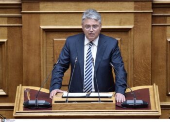 Νατσιός: Η κυβέρνηση μοιράζει χρήματα για να αποδράσει από τις ευθύνες της