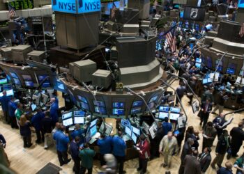 ΗΠΑ: Στο «κόκκινο» και πάλι η Wall Street