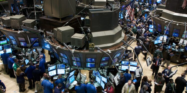 ΗΠΑ: Στο «κόκκινο» και πάλι η Wall Street