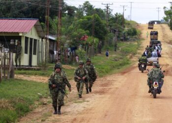 9 στρατιωτικοί νεκροί σε μάχες με αντάρτες