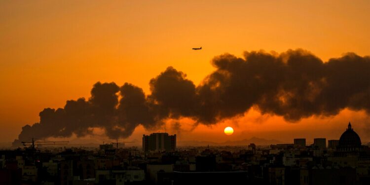 Τουλάχιστον 13 νεκροί και 30 τραυματίες σε αμερικανικό πλήγμα σε λιμάνι της Υεμένης