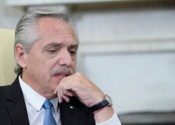 Σε δίκη για ενδοοικογενειακή βία παραπέμπεται ο πρώην πρόεδρος της Αργεντινής