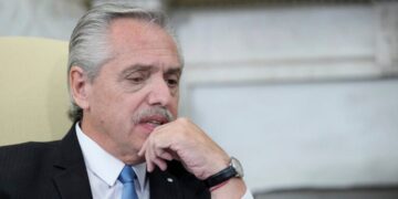 Σε δίκη για ενδοοικογενειακή βία παραπέμπεται ο πρώην πρόεδρος της Αργεντινής