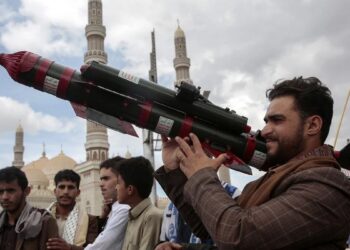 Οι Χούθι κάνουν λόγο για έναν νεκρό σε πλήγματα που αποδίδουν στις ΗΠΑ