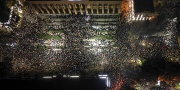 Η κυβέρνηση απέλυσε 700 δημόσιους υπαλλήλους, υποστηρικτές των διαδηλώσεων υπέρ της ΕΕ