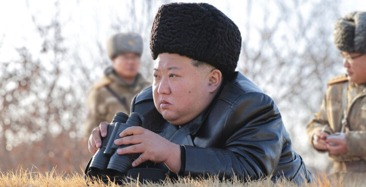 Τελετή καθέλκυσης νέου πολεμικού πλοίου 5.000 τόνων παρουσία του Κιμ Γιονγκ Ουν