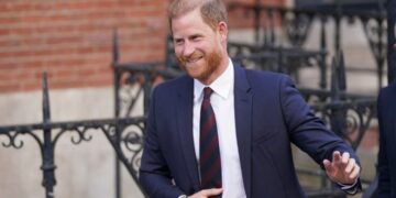 Συνάντησε τραυματίες του πολέμου στην Ουκρανία