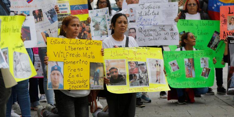 Η εισαγγελία κατηγορεί τον πρόεδρο του Ελ Σαλβαδόρ για «εμπορία ανθρώπων»