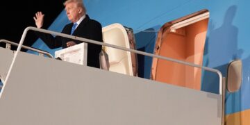 Έφτασε στη Ρώμη για να παραστεί στην κηδεία του πάπα Φραγκίσκου