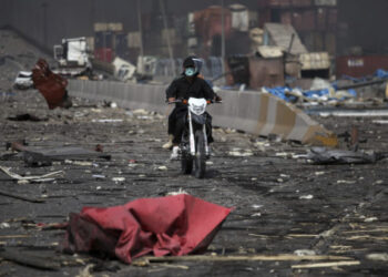 Τουλάχιστον 14 οι νεκροί από την τεράστια έκρηξη στο λιμάνι του Μπαντάρ Αμπάς – Περισσότεροι από 700 οι τραυματίες