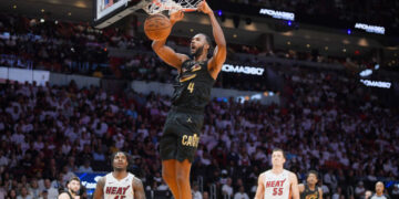 NBA: «Σκούπισαν» τους Γκρίζλις οι Θάντερ