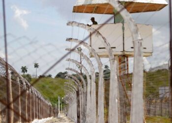 Πρώην αξιωματικός της αντικατασκοπείας αφήνεται ελεύθερος έπειτα από 27 χρόνια στη φυλακή για κατασκοπεία