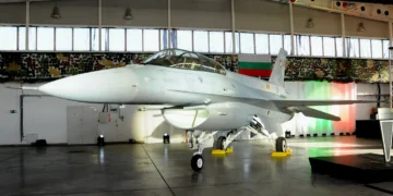 Η Βουλγαρία παρέλαβε το πρώτο F-16 Viper με ελληνική άτρακτο – «Πέταξαν» τα τουρκικά