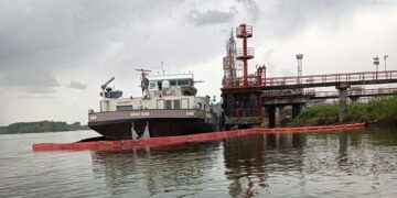 Διαρροή 82.000 λίτρων πετρελαίου στον Δούναβη