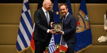 Η Ελλάδα δεν απειλεί, αλλά απειλείται διαρκώς