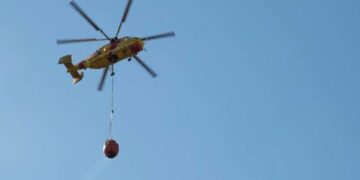 Ηλεία: Φωτιά σε δασική έκταση στα Καλυβάκια