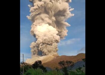 Εξερράγη το ηφαίστειο Κανλάον στο νησί Νέγκρος