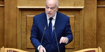 Ένταση στην Βουλή – Φλωρίδης σε Κωνσταντοπούλου: «Δεν έχουμε μουσολινικό πολίτευμα»