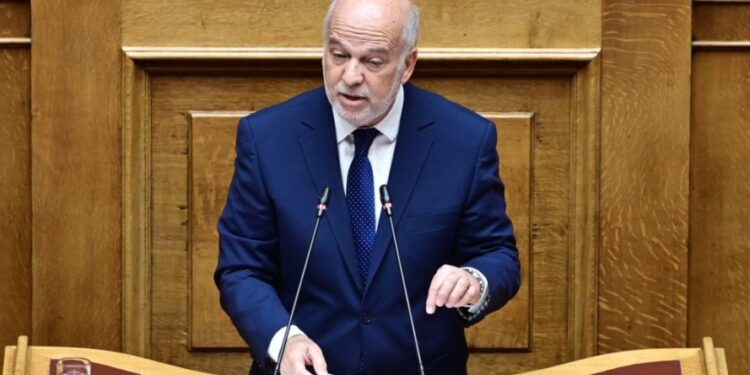 Ένταση στην Βουλή – Φλωρίδης σε Κωνσταντοπούλου: «Δεν έχουμε μουσολινικό πολίτευμα»