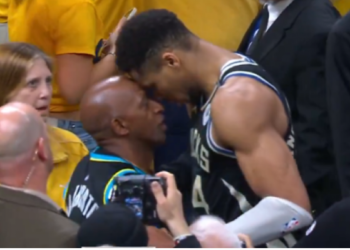 Ήττα και αποκλεισμός για τους Μπακς – Έξαλλος ο Αντετοκούνμπο με τον πατέρα του Χαλιμπάρτον