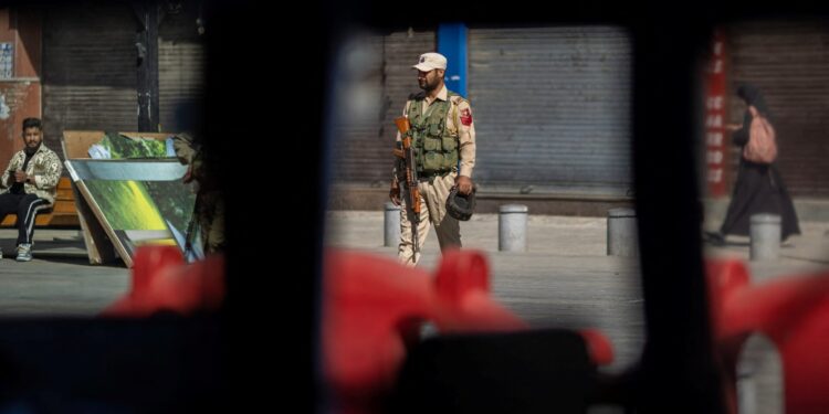 Ινδία: Κλείνει τον εναέριο χώρο της για τις πακιστανικές αερογραμμές