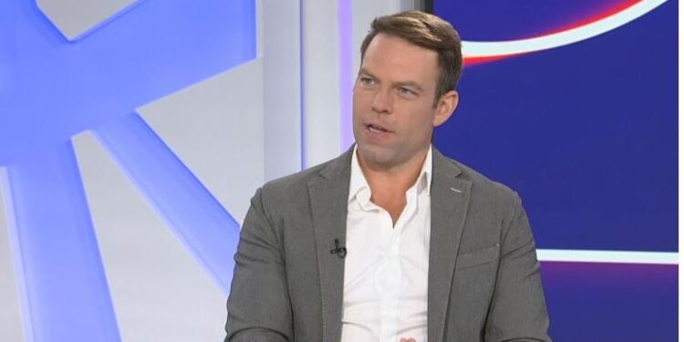 Το Κίνημα Δημοκρατίας εκφράζει το κοινωνικό κέντρο