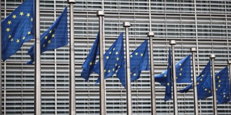 Παρακολουθούμε την κατάσταση, είμαστε σε επαφή με τις αρχές