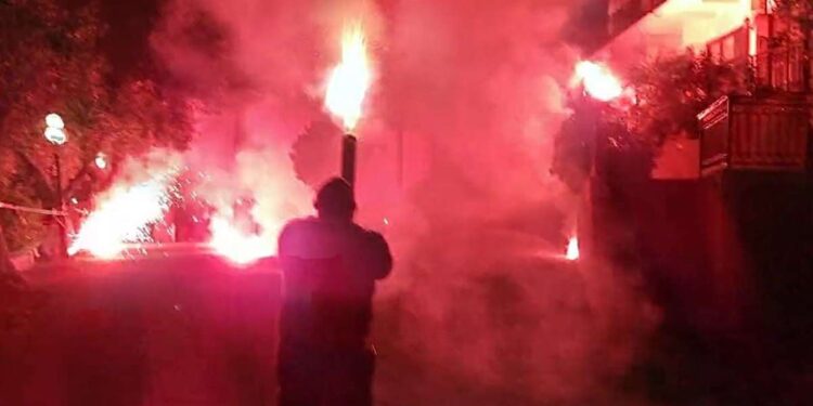 Λήμνος: «Ανάστα ο Κύριος» με αυτοσχέδια…. μπαζούκας