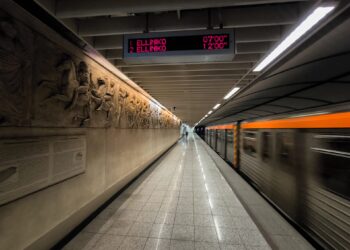 Απόπειρα αυτοκτονίας ατόμου στο μετρό – Κλειστοί οι σταθμοί «Ακρόπολη» και «Συγγρού