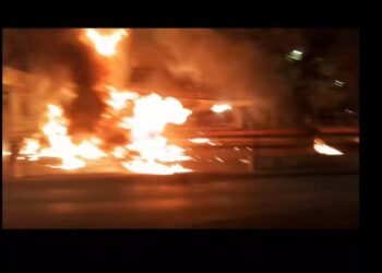 Νέος Κόσμος: Ανάσταση με βροχή από… μολότοφ, κροτίδες και βεγγαλικά