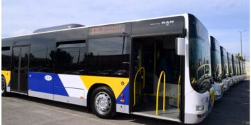 Στο νοσοκομείο οδηγός λεωφορείου που δέχτηκε επίθεση από ανήλικους