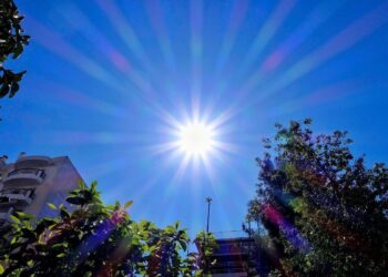 Καιρός: Με ηλιοφάνεια και θερμοκρασίες μέχρι 25 βαθμούς το σούβλισμα του οβελία