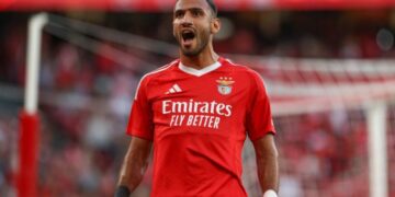 Έγραψε ιστορία ο Βαγγέλης Παυλίδης: Έγινε ο πρώτος παίκτης της Μπενφίκα που κάνει χατ-τρικ στην έδρα της Πόρτο