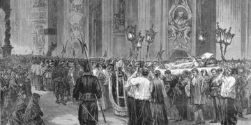 Οι πολύκροτες τελετές ταφής στην ιστορία και η ταπεινότητα του Φραγκίσκου