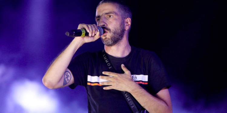 LEX announces concert at OAKA, thousands queue online for tickets