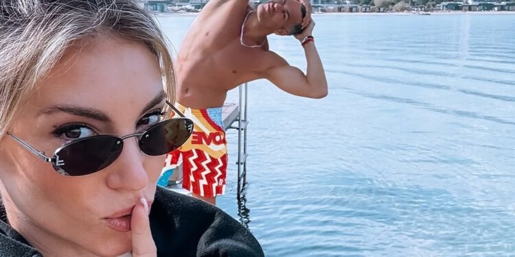 Αθηνά Οικονομάκου – Μπρούνο Τσερέλα: Ξέγνοιαστες στιγμές στο Γύθειο μετά την πρόταση γάμου