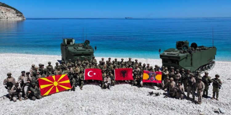 Η Τουρκία περικυκλώνει την Ελλάδα στα Βαλκάνια