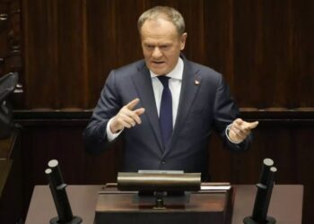 O πρωθυπουργός Τουσκ καταγγέλλει ξένη παρέμβαση, μετά την κυβερνοεπίθεση εναντίον του κόμματός του