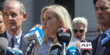 Βιρτζίνια Τζιουφρέ: Ο μυστηριώδης θάνατος της γυναίκας που κατήγγειλε τον Τζέφρι Έπσταϊν