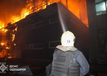 Ουκρανία: Ένας νεκρός σε ρωσικό πλήγμα στο Χάρκοβο – Ζημιές σε σπίτια και υποδομές σε επιδρομή με drones στην Οδησσό