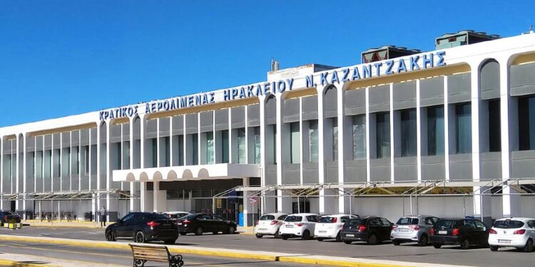 Ηράκλειο: Αναγκαστική προσγείωση αεροσκάφους – Επιβάτης ένιωσε αδιαθεσία